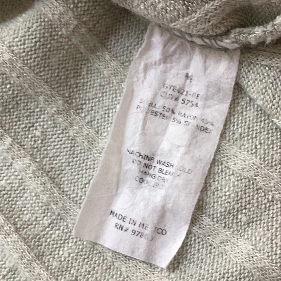 Green Envelope Women’s Size Medium Long Sleeve T-shirt. - Picture 10 of 10